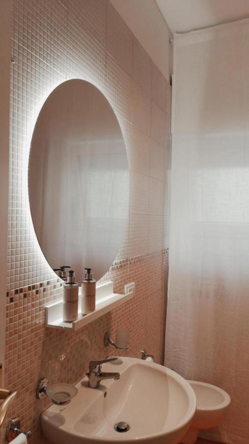 So Fine Petruzzelli Flat Lägenhet Bari Exteriör bild
