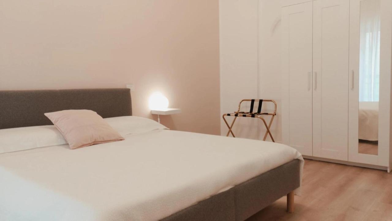 So Fine Petruzzelli Flat Lägenhet Bari Exteriör bild
